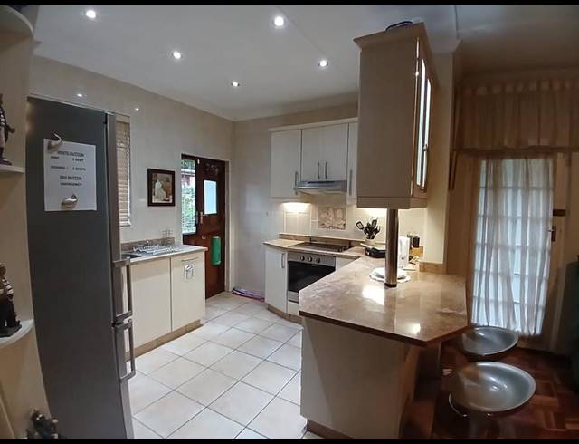 2 BEDROOM PROPERTY TO RENT IN UVONGO